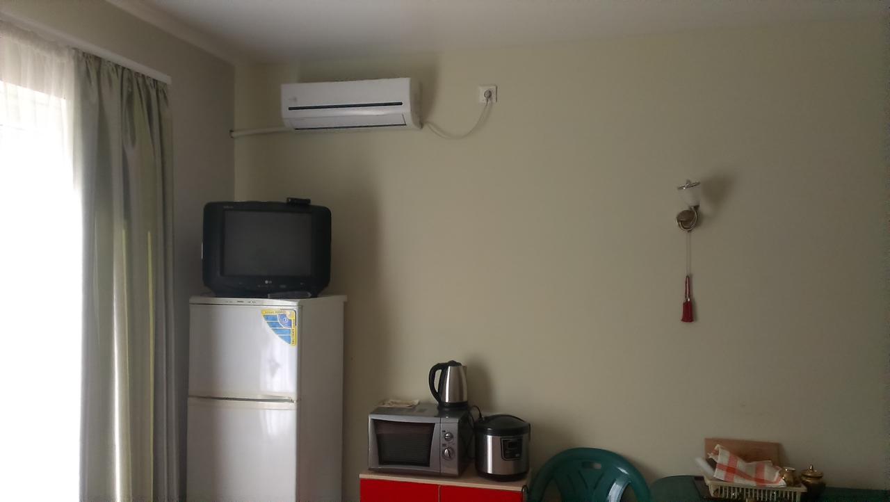 Hotel Звёздный à Odessa Extérieur photo